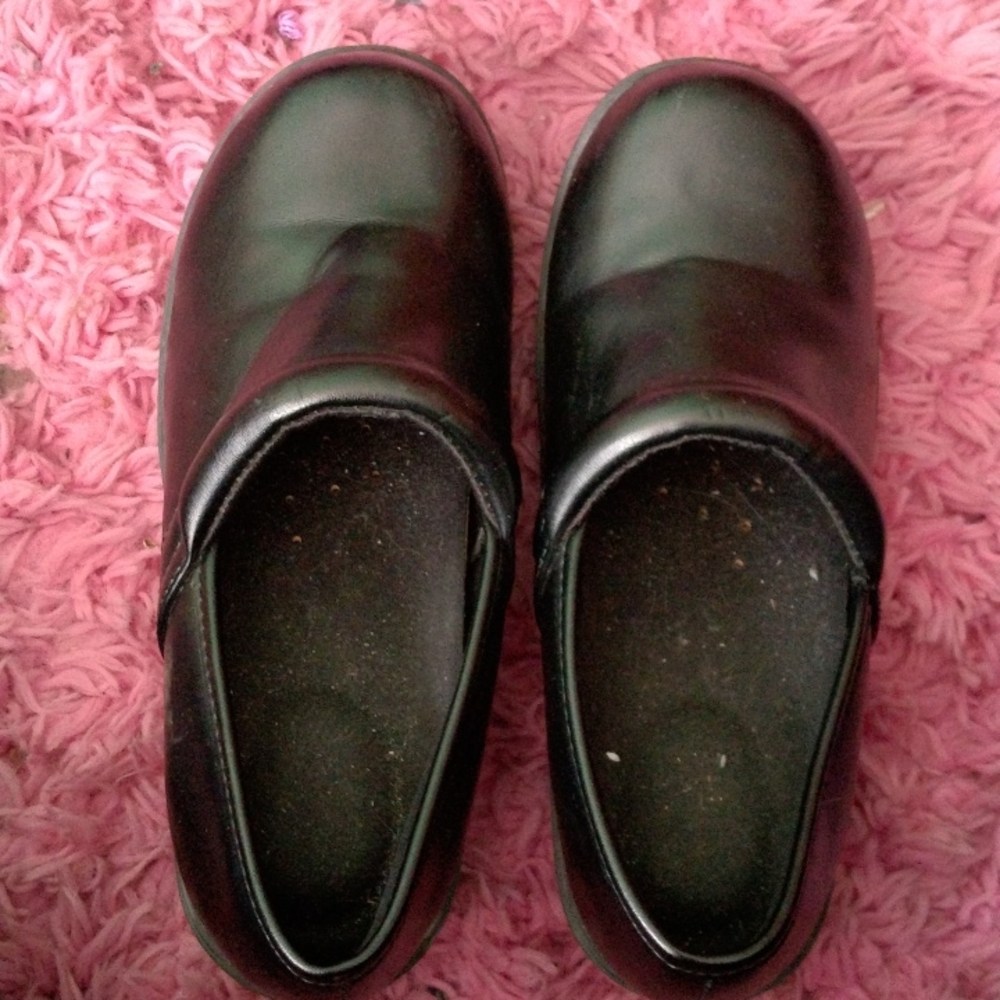 Nurse clogs